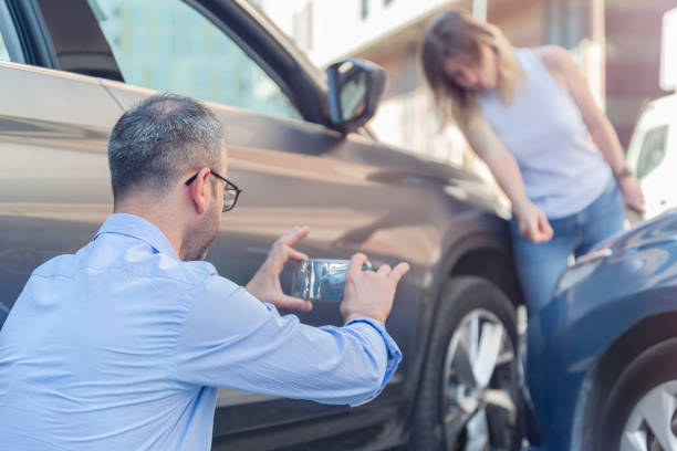 Professional Full Coverage Car Insurance technician working in Williamson, AZ